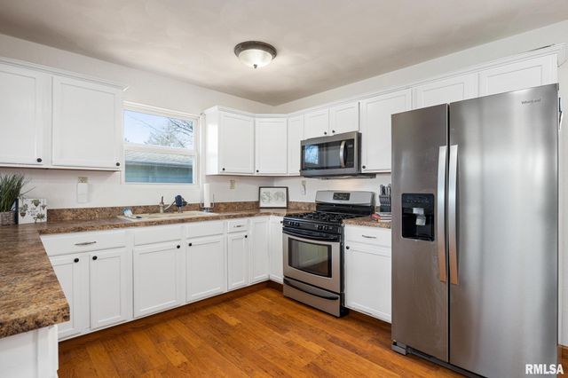 1311 LAWNDALE Avenue, Pekin, IL 61554