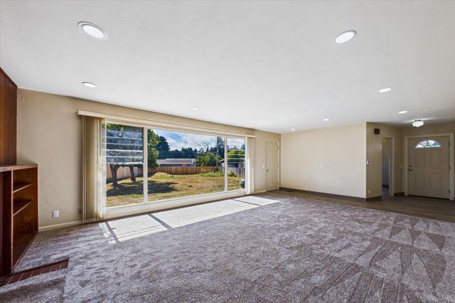 2340 Myrtle Avenue, Eureka, CA 95501