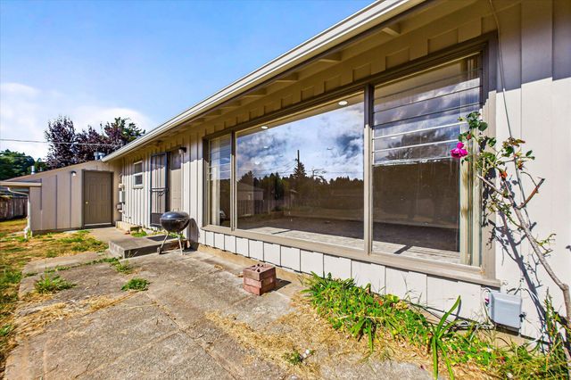 2340 Myrtle Avenue, Eureka, CA 95501