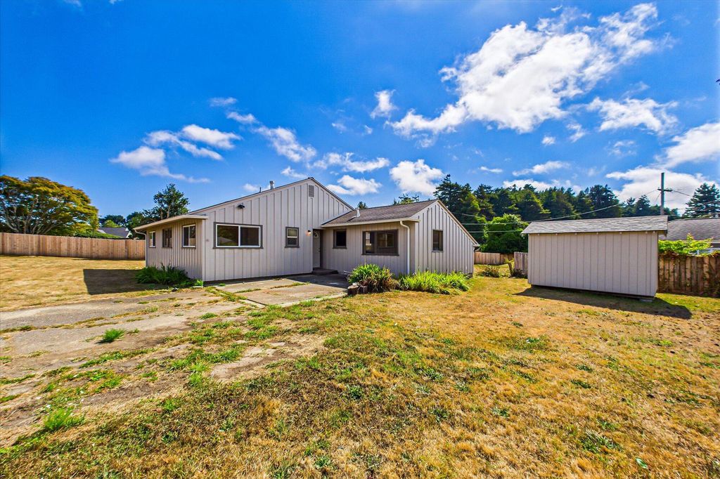 2340 Myrtle Avenue, Eureka, CA 95501