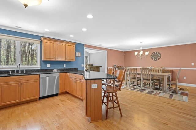 218 Rangeway Rd 232, Billerica, MA 01862