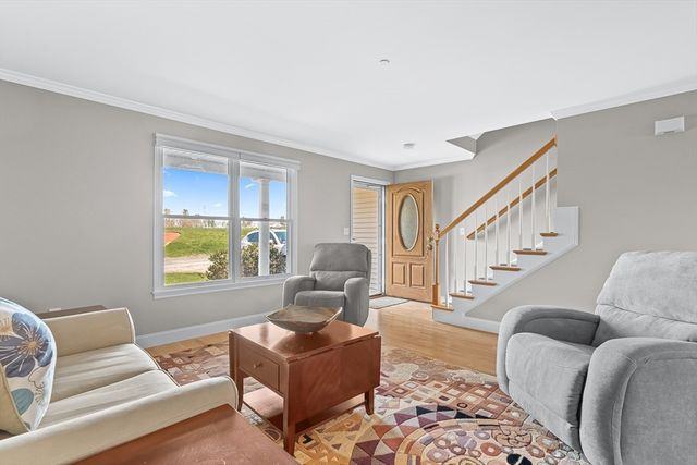 218 Rangeway Rd 232, Billerica, MA 01862