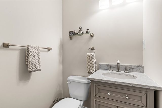 218 Rangeway Rd 232, Billerica, MA 01862