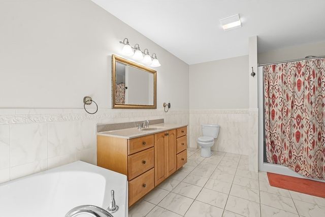218 Rangeway Rd 232, Billerica, MA 01862
