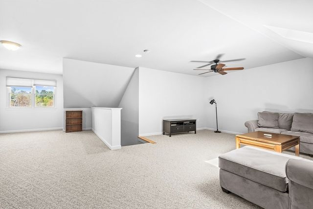218 Rangeway Rd 232, Billerica, MA 01862