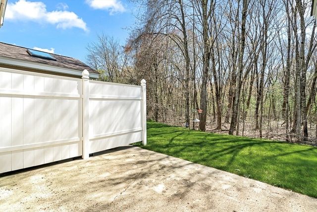 218 Rangeway Rd 232, Billerica, MA 01862