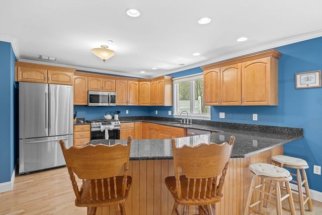 218 Rangeway Rd 232, Billerica, MA 01862