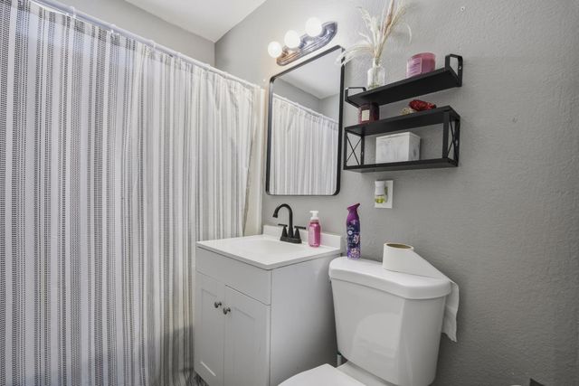 714 E Barrymore St, Stockton, CA 95204