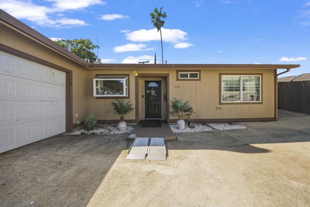 714 E Barrymore St, Stockton, CA 95204