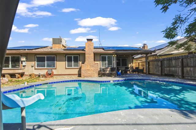 714 E Barrymore St, Stockton, CA 95204
