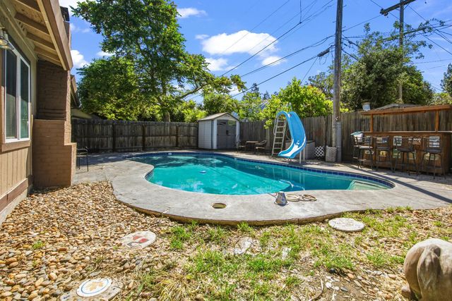 714 E Barrymore St, Stockton, CA 95204