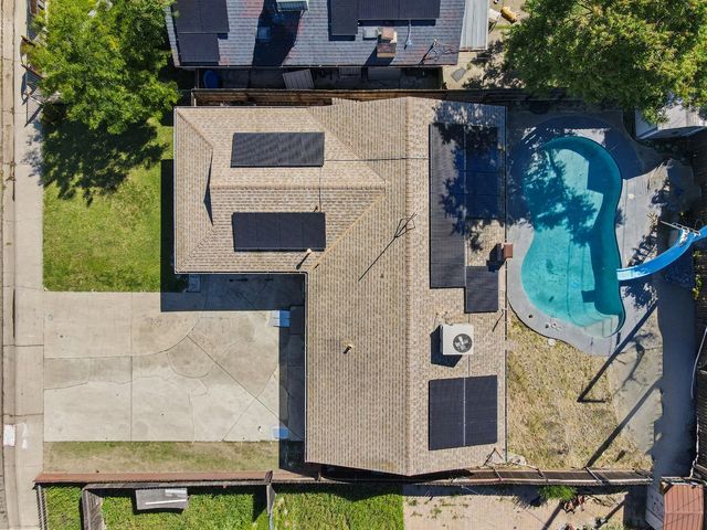 714 E Barrymore St, Stockton, CA 95204