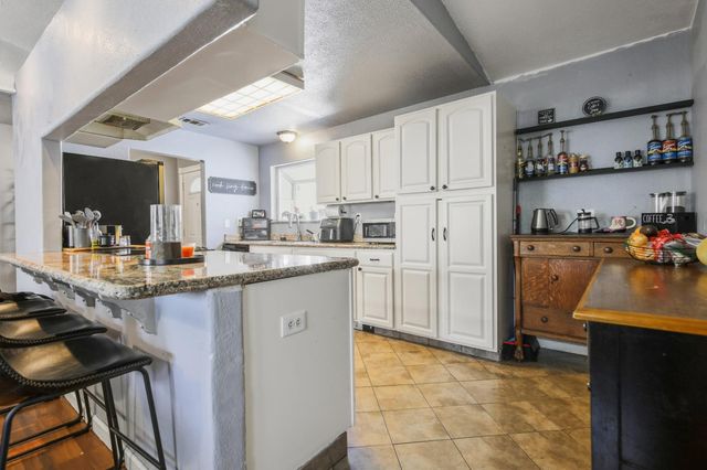 714 E Barrymore St, Stockton, CA 95204