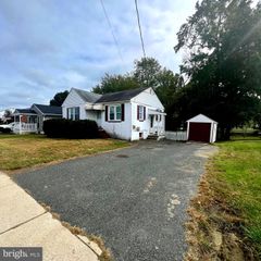 2023 MIDDLEBOROUGH RD, Baltimore, MD 21221