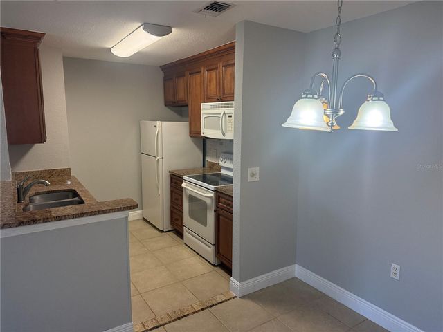 8932 MANOR LOOP 205, Lakewood Ranch, FL 34202