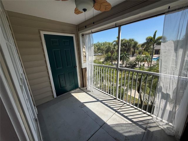 8932 MANOR LOOP 205, Lakewood Ranch, FL 34202