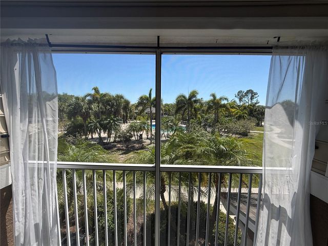 8932 MANOR LOOP 205, Lakewood Ranch, FL 34202