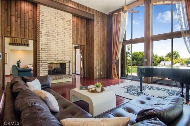1001 W Las Palmas, Fullerton, CA 92835