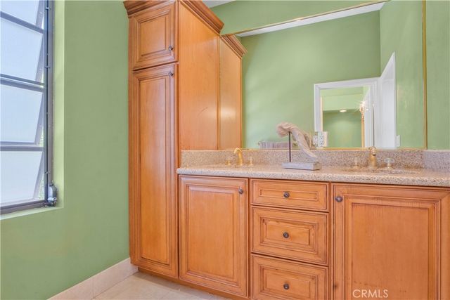 1001 W Las Palmas, Fullerton, CA 92835
