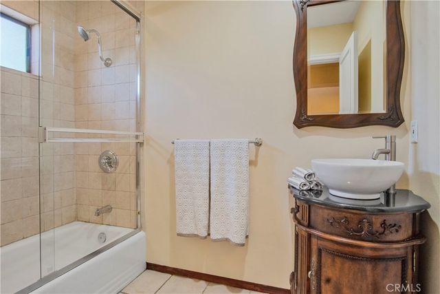 1001 W Las Palmas, Fullerton, CA 92835