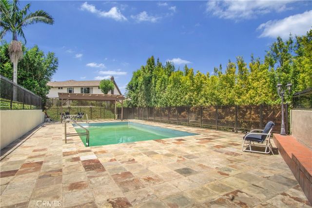1001 W Las Palmas, Fullerton, CA 92835