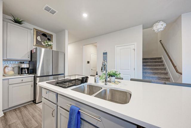 1646 Homestead Farms DR, Round Rock, TX 78665