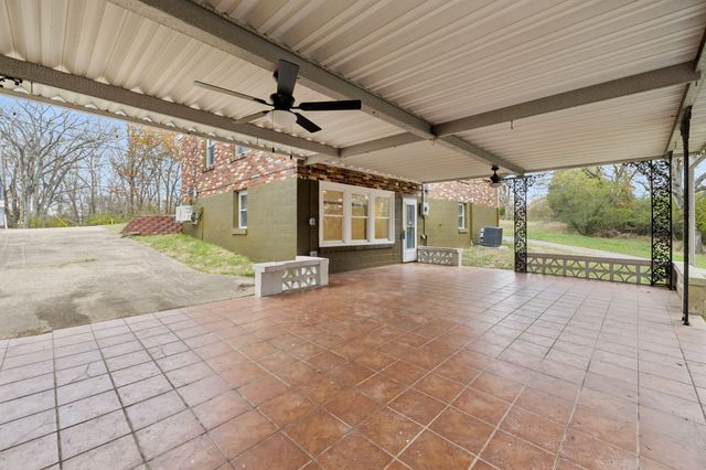 205 Edmondson Ferry Rd, Clarksville, TN 37040