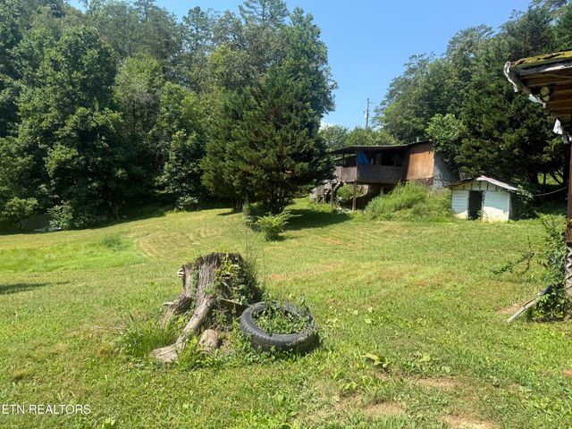 4040 Camp Hollow Rd, Sevierville, TN 37876