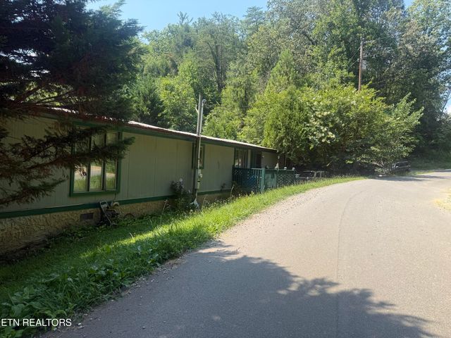 4040 Camp Hollow Rd, Sevierville, TN 37876