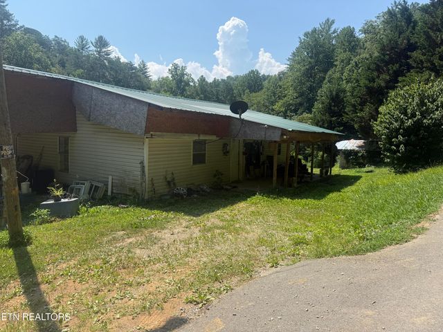 4040 Camp Hollow Rd, Sevierville, TN 37876
