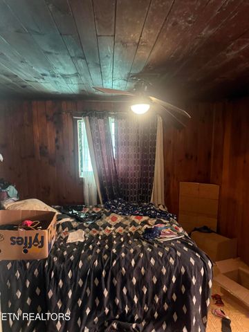 4040 Camp Hollow Rd, Sevierville, TN 37876