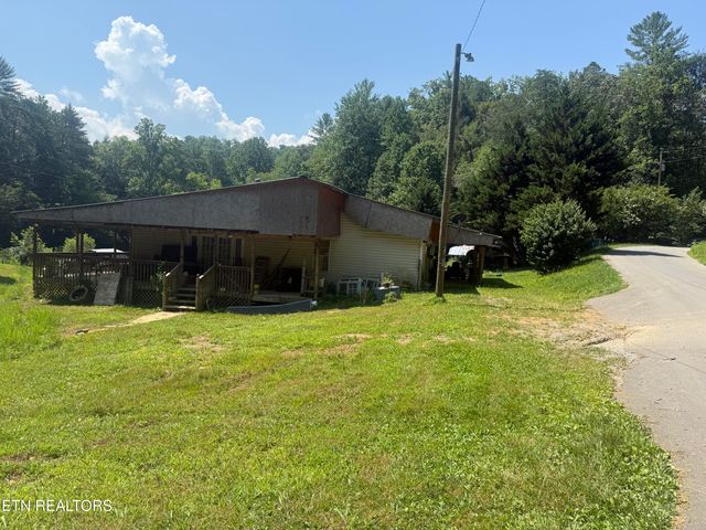 4040 Camp Hollow Rd, Sevierville, TN 37876