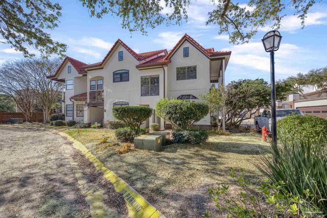 120 Baybridge Dr, Gulf Breeze, FL 32561