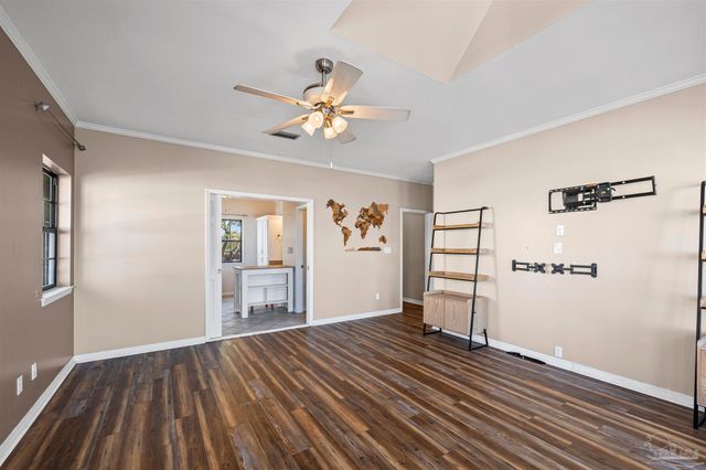 120 Baybridge Dr, Gulf Breeze, FL 32561