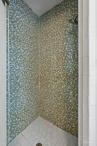 120 Baybridge Dr, Gulf Breeze, FL 32561