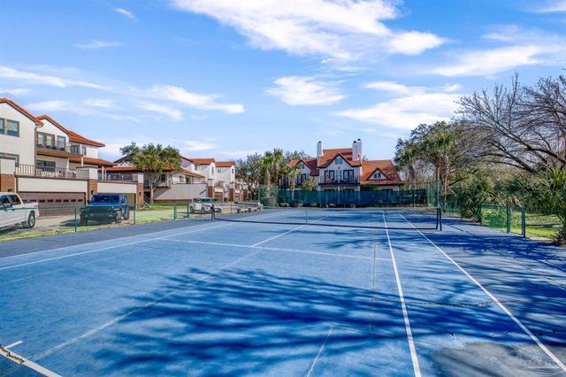 120 Baybridge Dr, Gulf Breeze, FL 32561