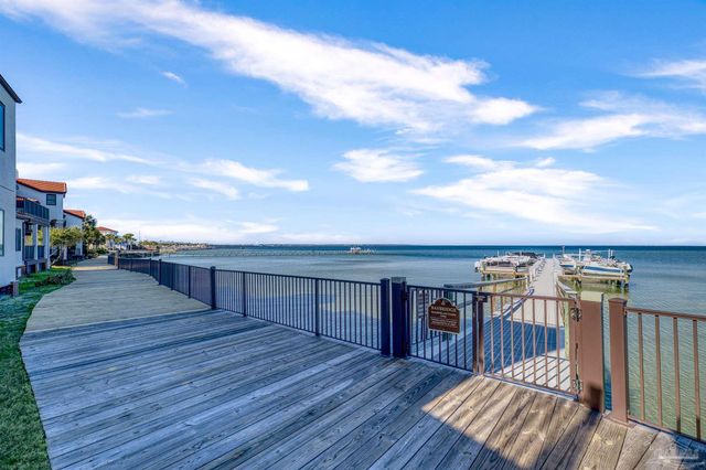 120 Baybridge Dr, Gulf Breeze, FL 32561