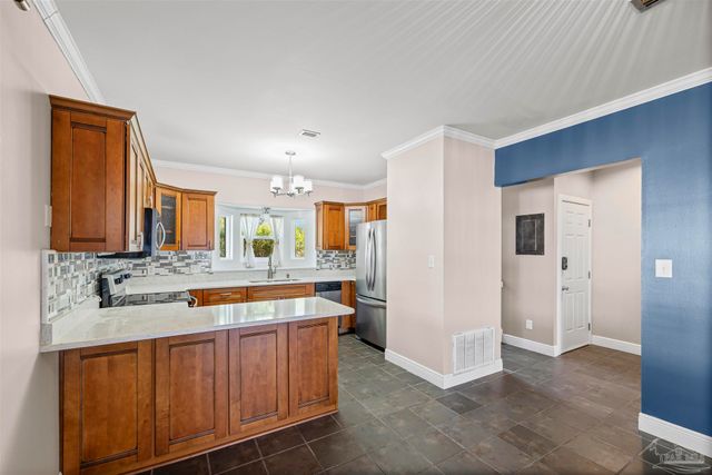 120 Baybridge Dr, Gulf Breeze, FL 32561