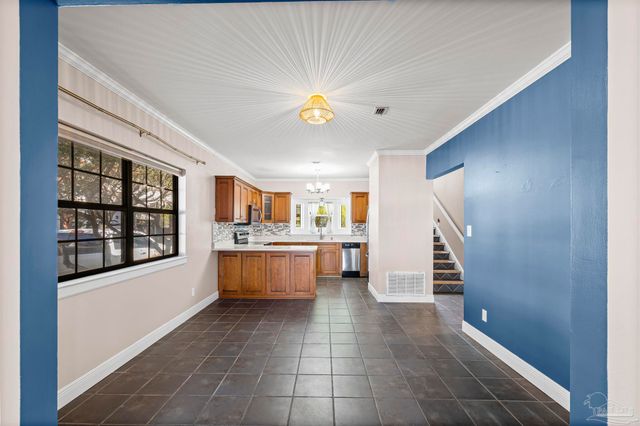 120 Baybridge Dr, Gulf Breeze, FL 32561