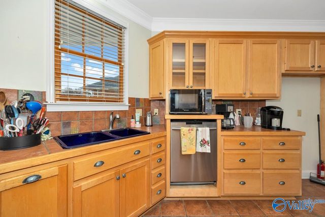 70 Cardinal Drive, Guntersville, AL 35976