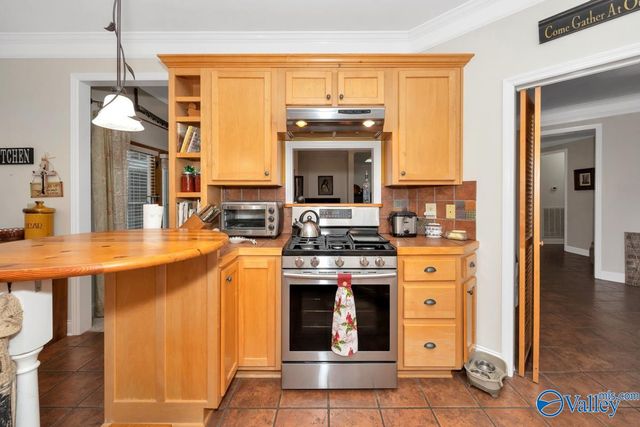 70 Cardinal Drive, Guntersville, AL 35976