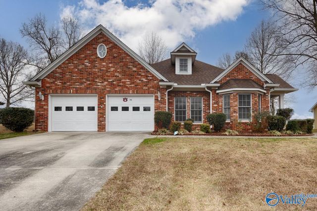 70 Cardinal Drive, Guntersville, AL 35976