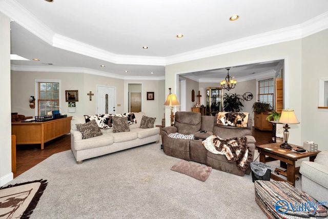 70 Cardinal Drive, Guntersville, AL 35976