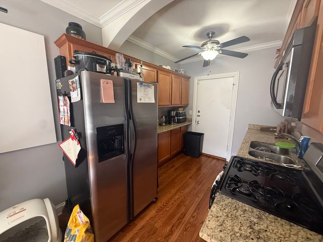 4856 W WARNER Avenue 2N, Chicago, IL 60641