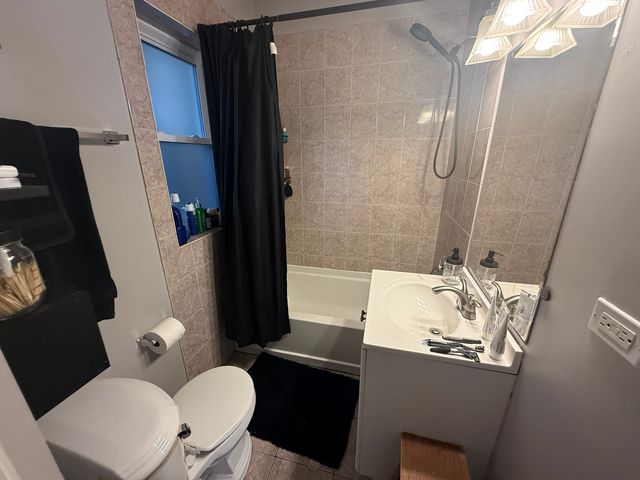 4856 W WARNER Avenue 2N, Chicago, IL 60641