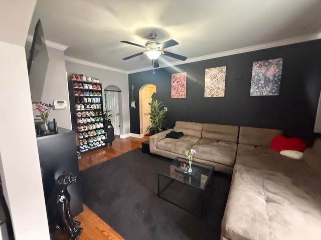 4856 W WARNER Avenue 2N, Chicago, IL 60641