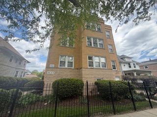 4856 W WARNER Avenue 2N, Chicago, IL 60641