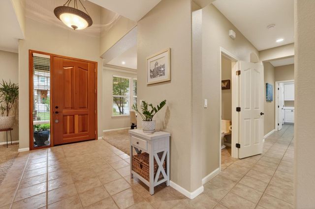 2836 Hillcrest Rd, Rocklin, CA 95765