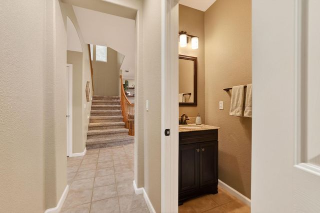2836 Hillcrest Rd, Rocklin, CA 95765