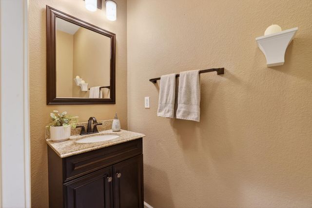 2836 Hillcrest Rd, Rocklin, CA 95765